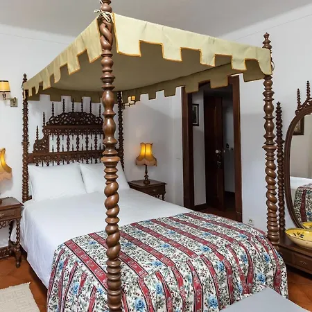 Casa De S. Thiago Do Castelo Guest house