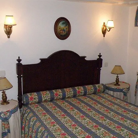 Casa De S. Thiago Do Castelo