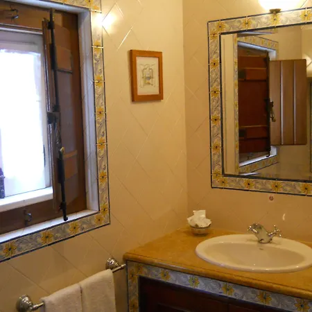 Casa De S. Thiago Do Castelo Óbidos