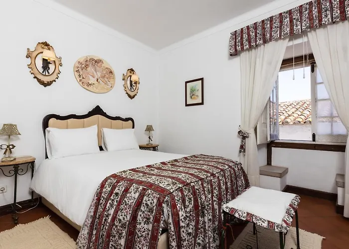 Casa De S. Thiago Do Castelo Óbidos